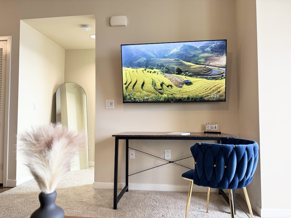 Beautiful 1 BR in LA Gym Pool 10mins to Cedar, Foto 44