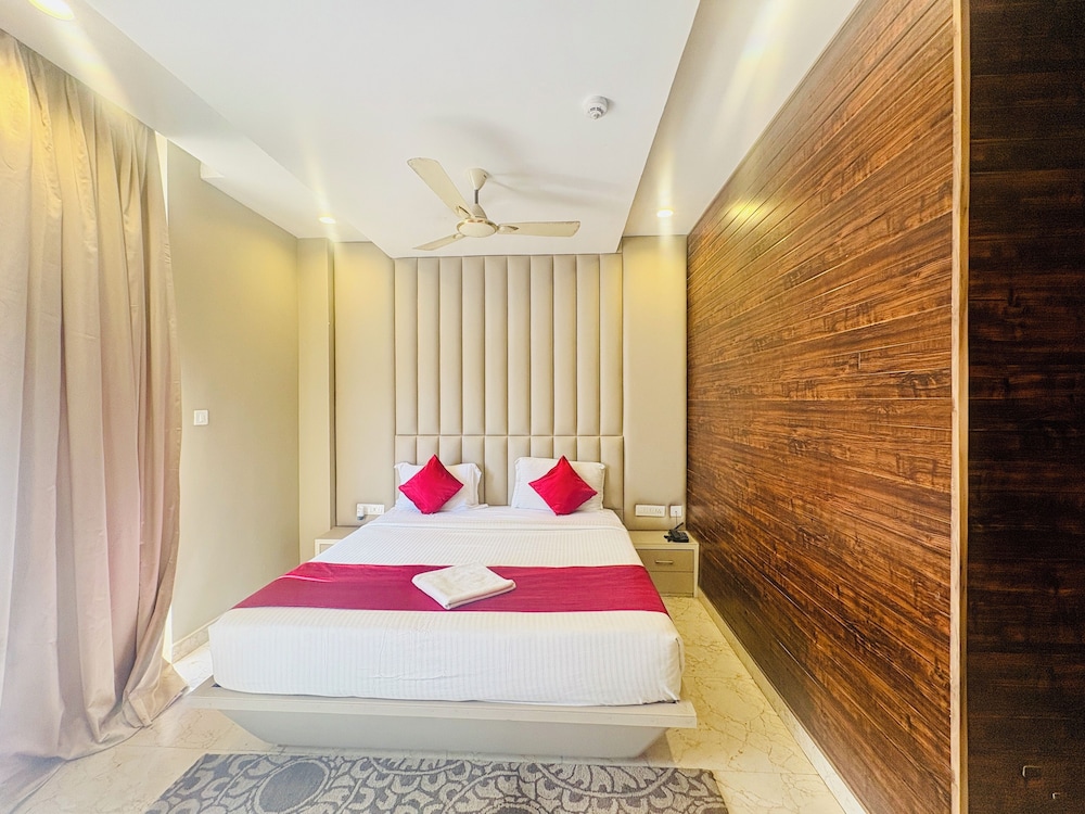Deluxe Double Room, City View