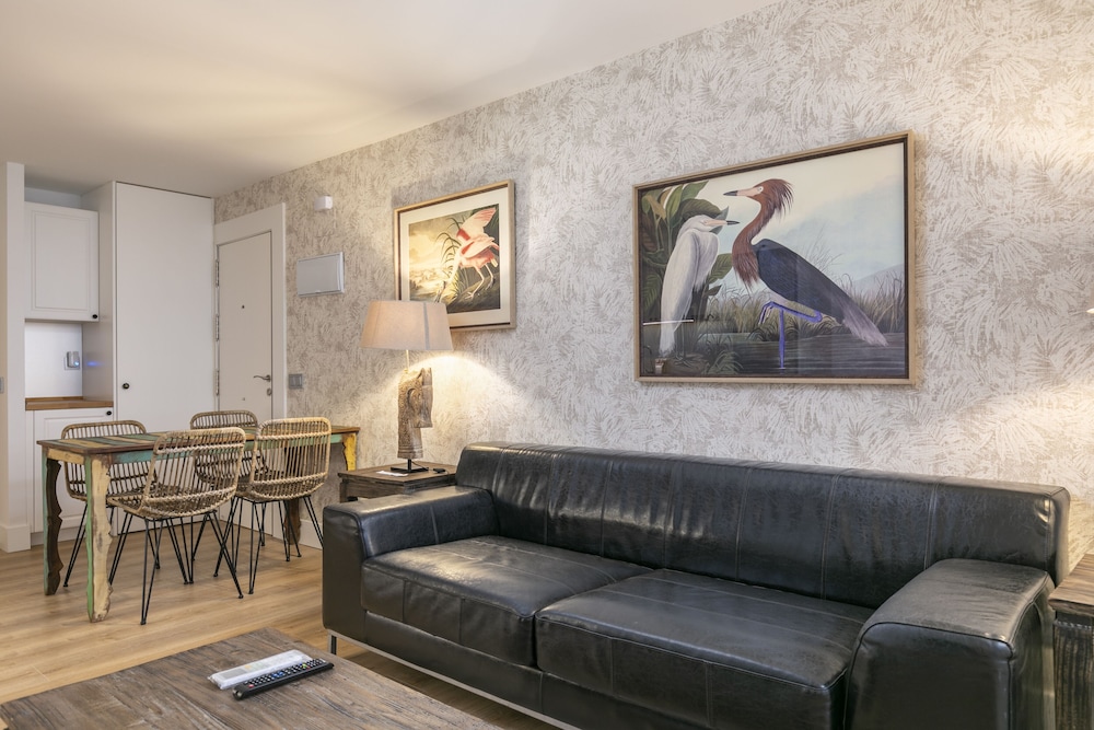 Basic Apartment photo 2