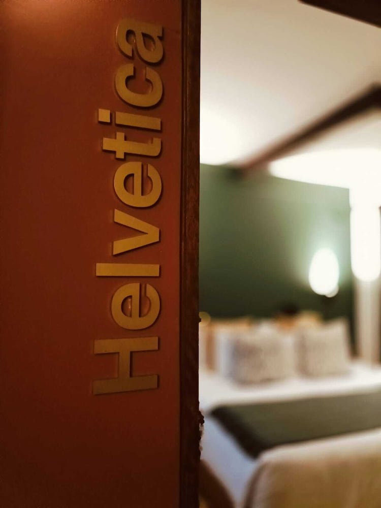 Suite Helvetica photo 1