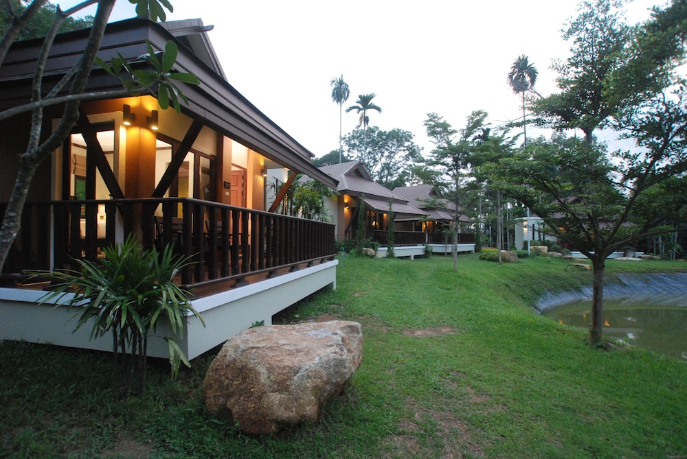 Lake View Villa photo 2