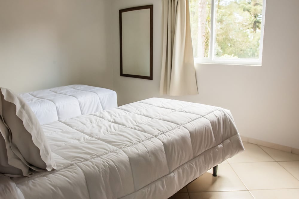 Standard Twin Room, 2 Twin Beds - Photo 1