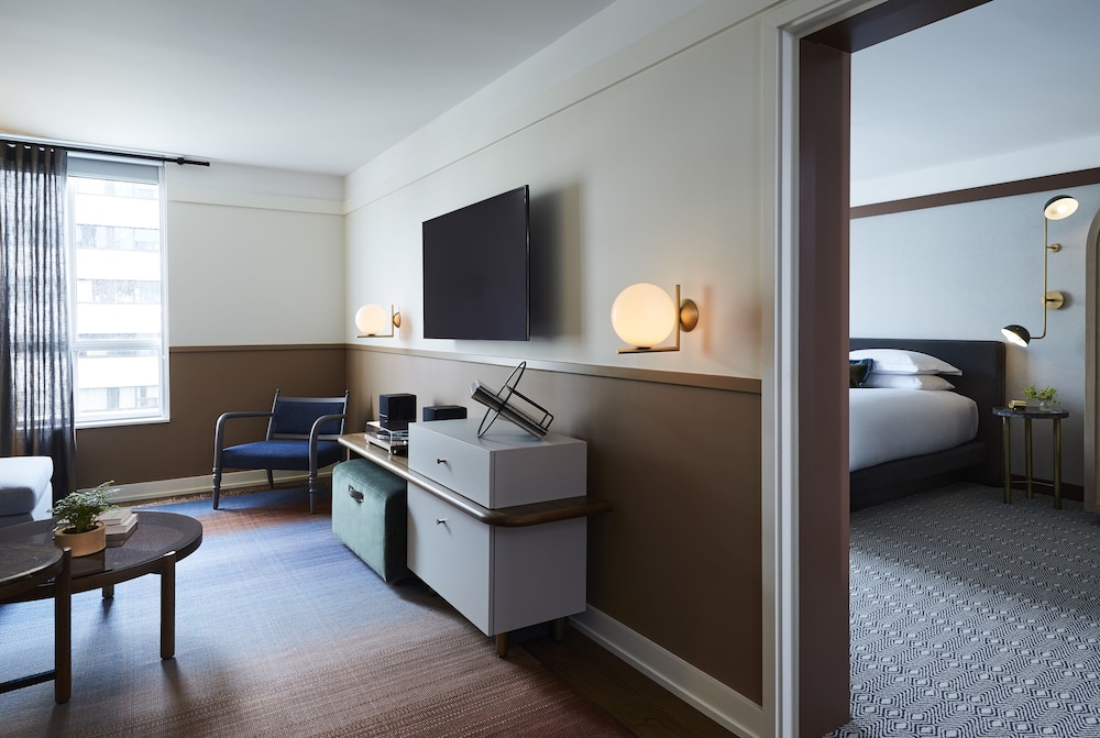 Suite, 1 Bedroom (High Floor) thumbnail 5
