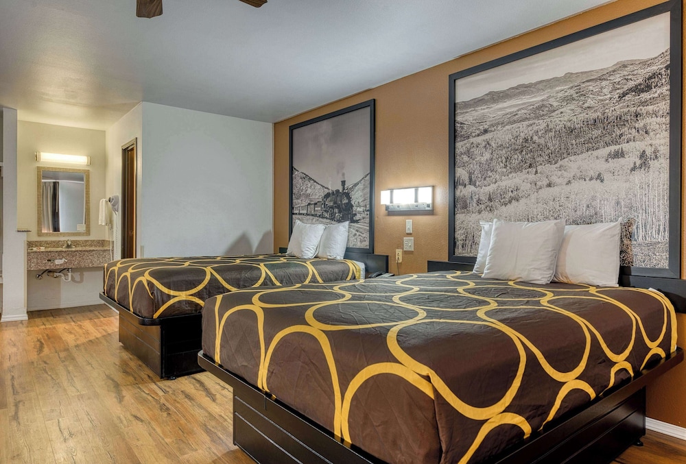 Room, Multiple Beds, Non Smoking - Photo 4