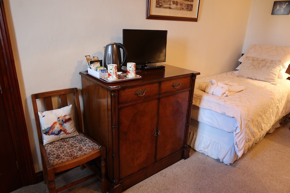 Traditional Twin Room, Private Bathroom photo 3