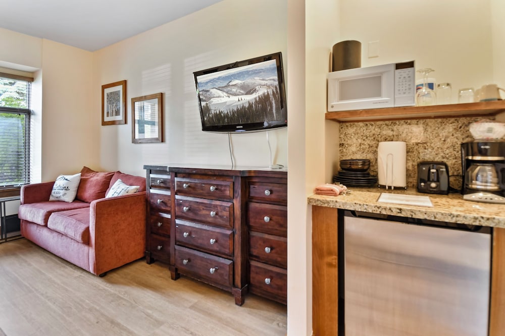 Standard Condo, 3 Bedrooms, Pool Access, Mountainside photo 2