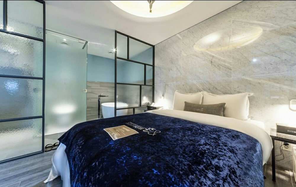 Deluxe Room - Photo 2