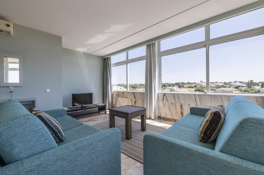 Suite - Photo 8
