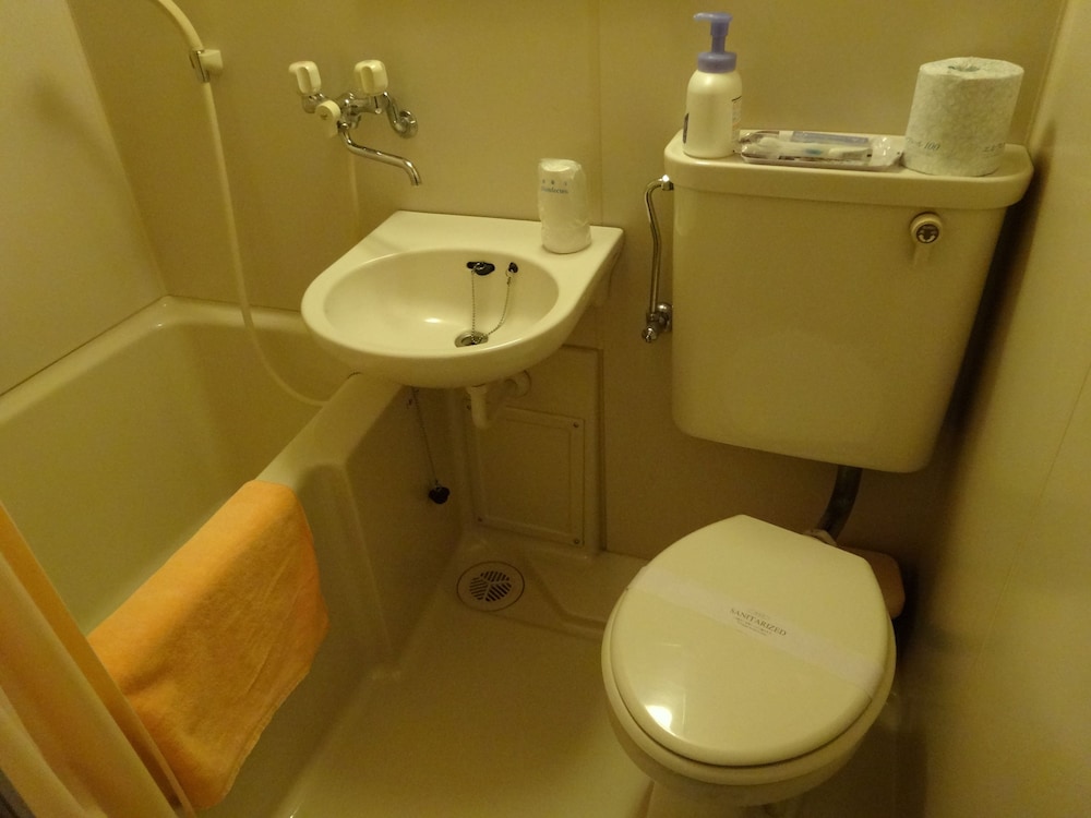 Standard Room (Run of House, 2 or 3 guests) photo 2