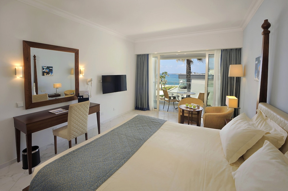 Superior Double Room, Partial Sea View