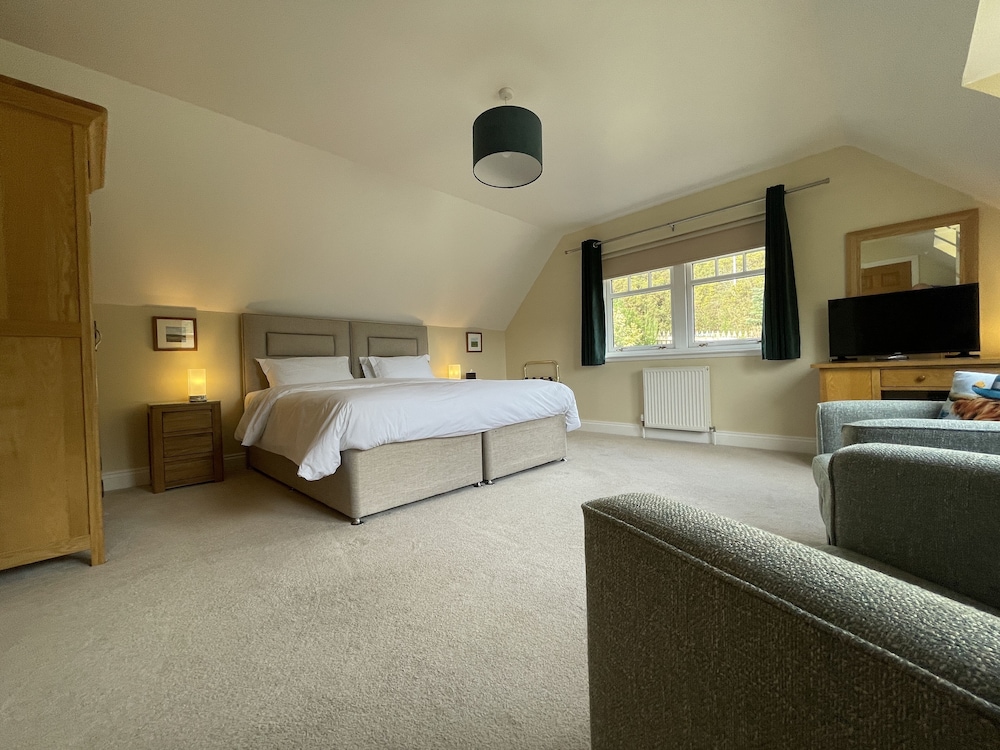Superior Double Room, 1 Super King Bed, Mountain View photo 2