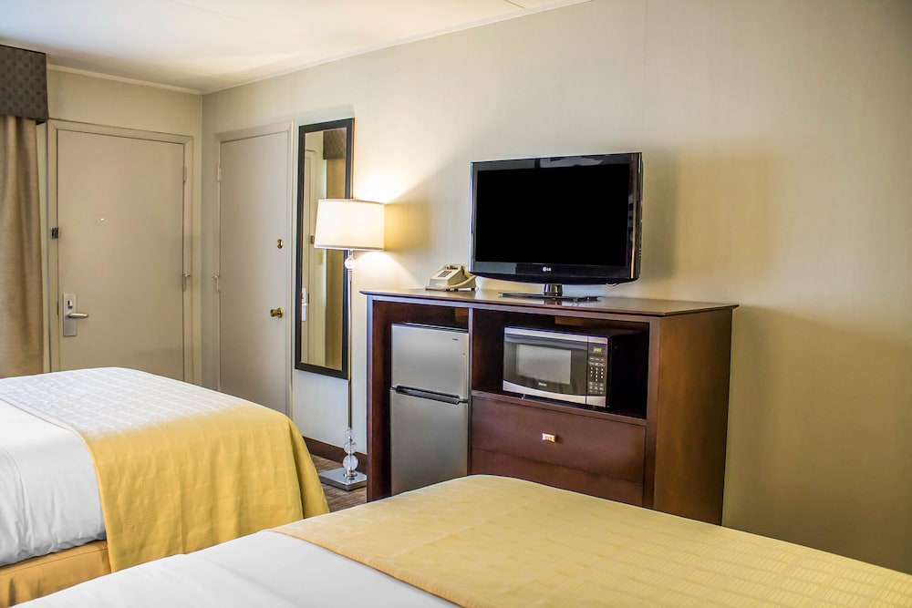 Standard Room, 2 Double Beds, Non Smoking - Photo 1