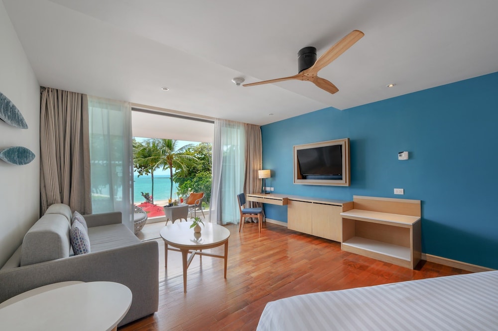 Deluxe Room, Ocean View (Grand) - Photo 3