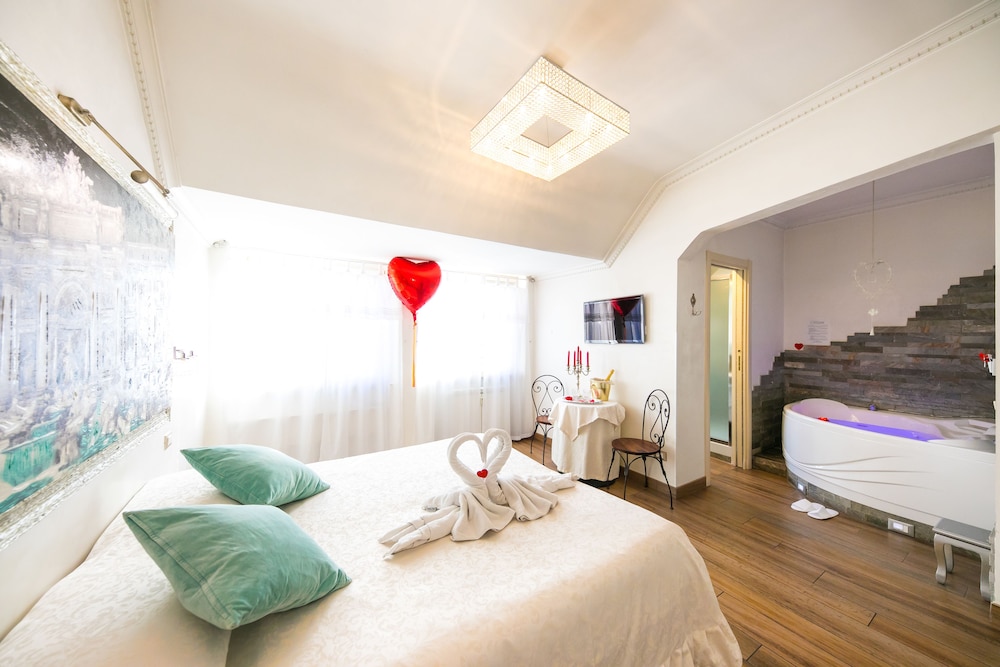 Economy Suite, Annex Building (3 people) photo 3