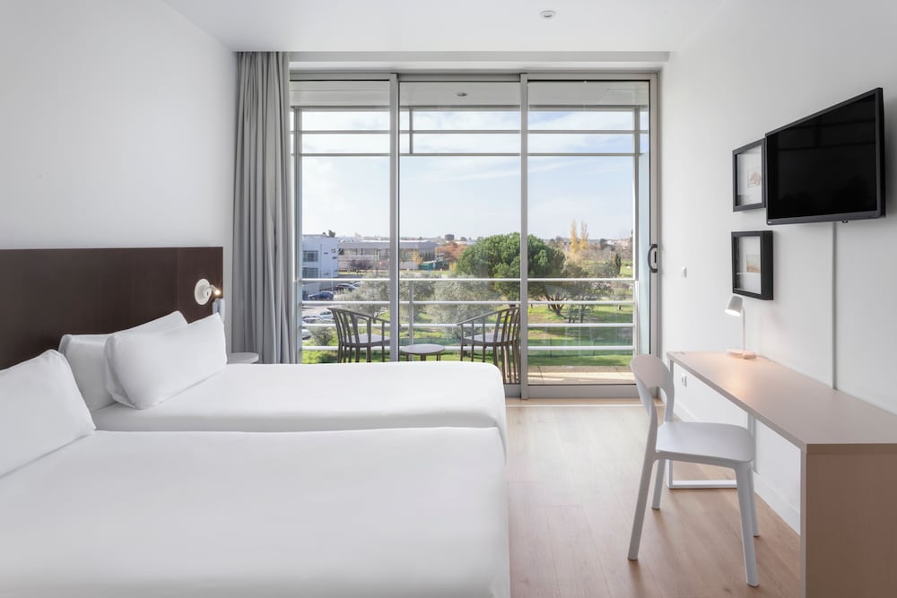 Standard Twin Room - Photo 2