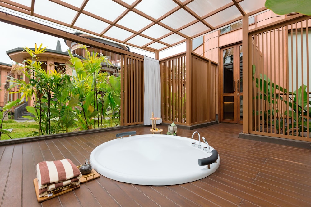 Family Stupa Villa Jacuzzi - Photo 15