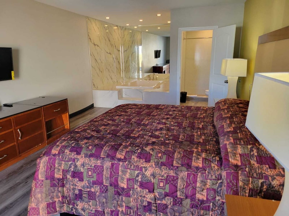 Honeymoon Suite