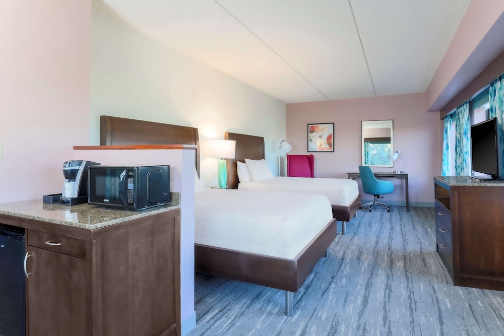 Room, 2 Queen Beds, Accessible (Mobility & Hearing, Roll-In Shower) at Hilton Garden Inn Raleigh-Durham/Research Triangle Park in Durham