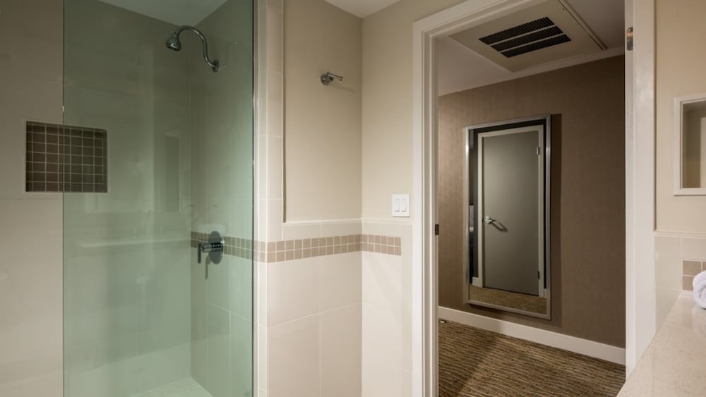Penthouse, 1 Queen Bed, Accessible
