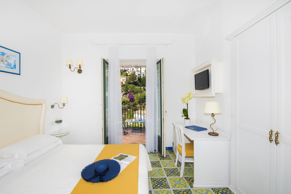 Classic Double Room, Terrace - Photo 1