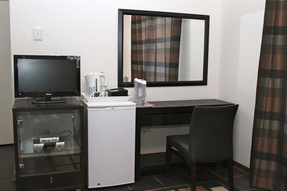 Quad Room with Shared Bathroom photo 3
