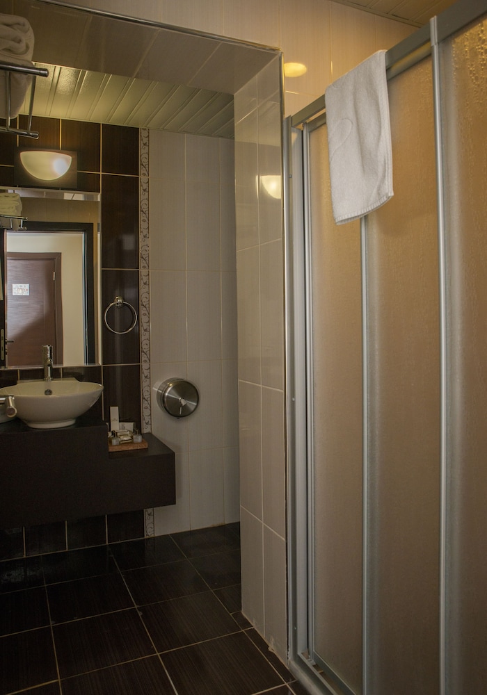 Standard Double or Twin Room photo 3