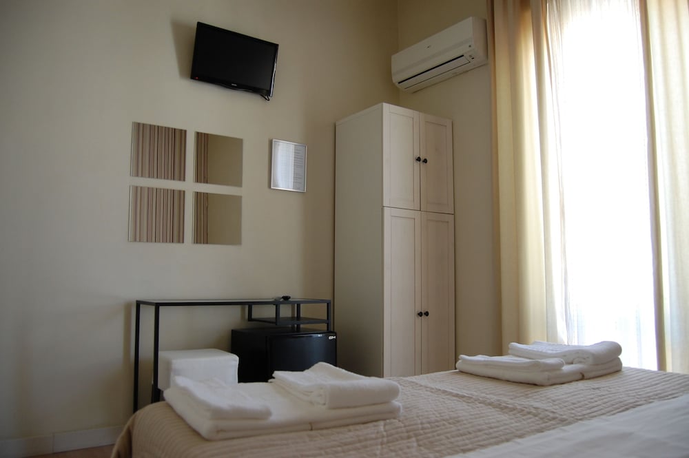Standard Double Room Single Use, City View photo 2