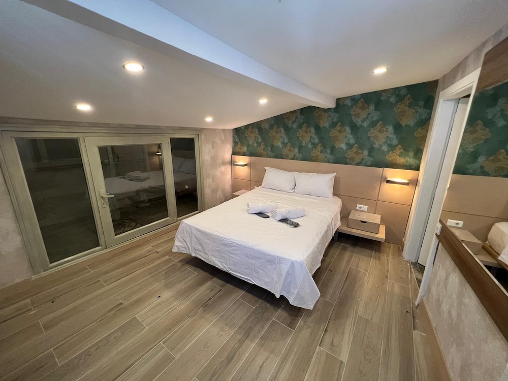 Luxury Apartment photo 3