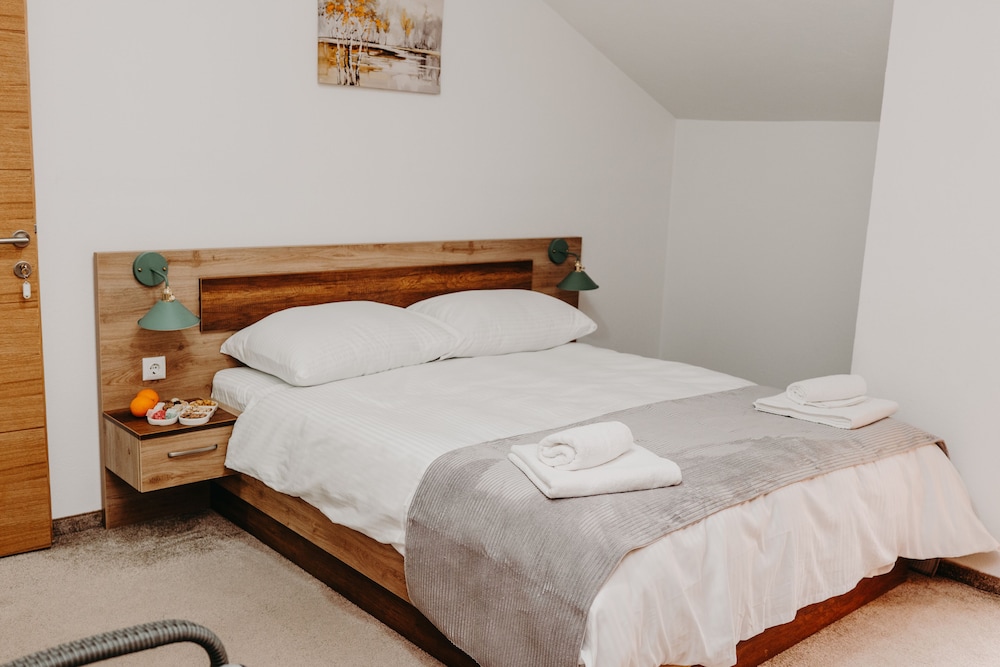 Deluxe Double Room, Lake View photo 1