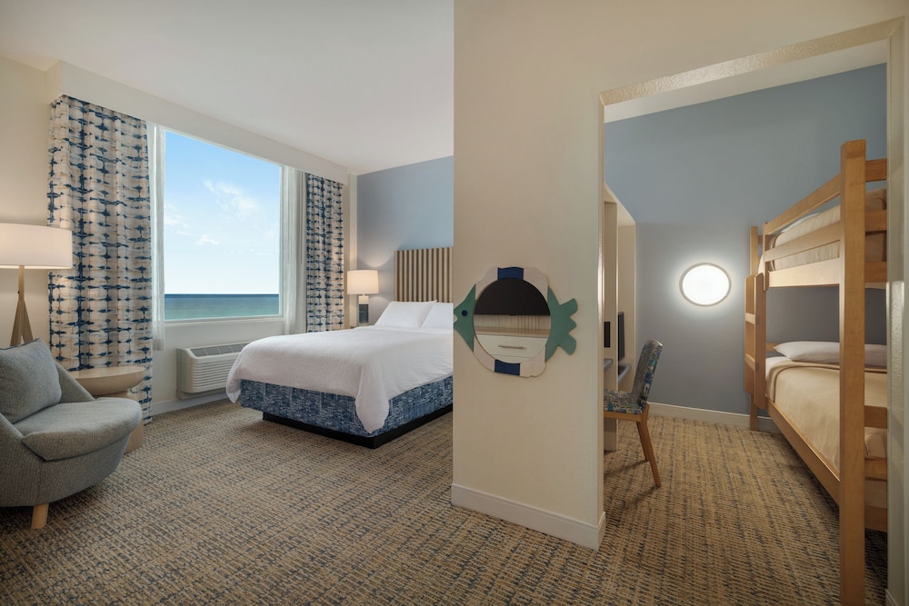 Suite, Multiple Beds, Bay View - Photo 2