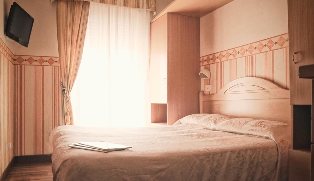 Economy Double Room photo 1