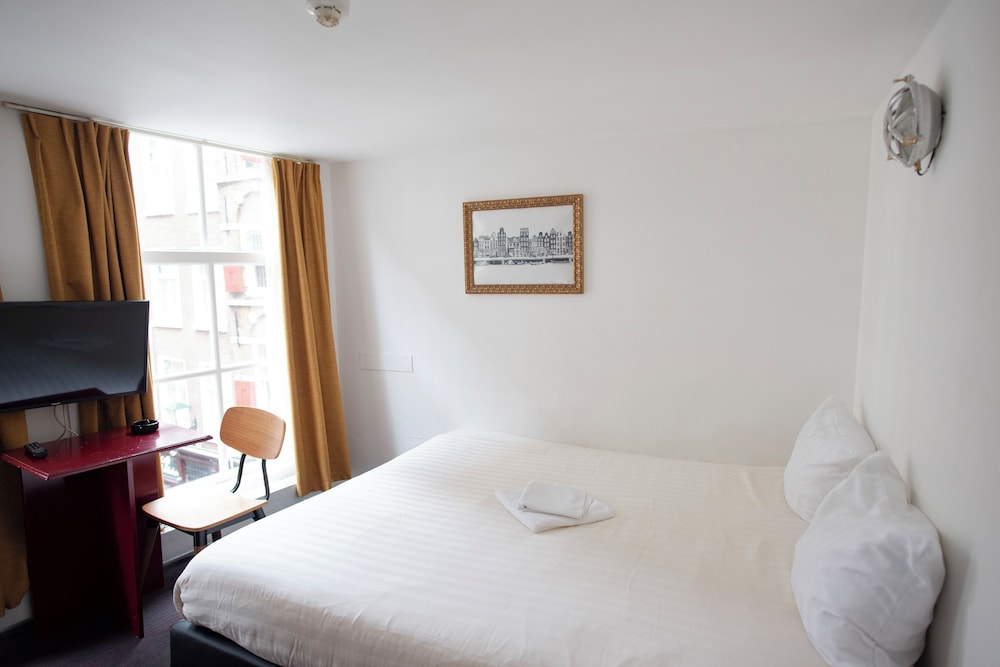 Basic Double Room, Smoking photo 1
