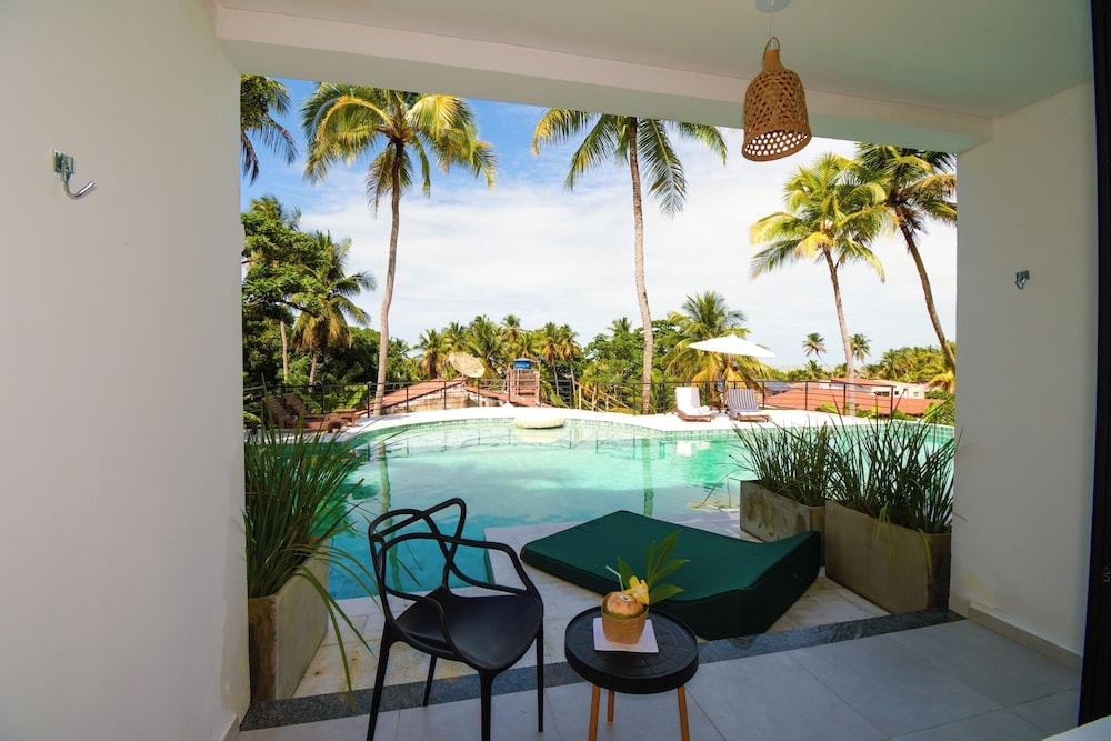 Deluxe Double Room, Pool View photo 3
