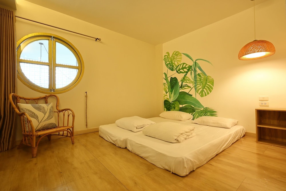 Basic Twin Room, Non Smoking, Mezzanine