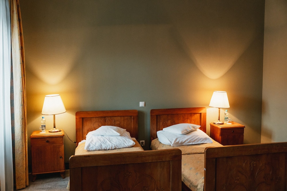 Standard Double or Twin Room - Photo 23