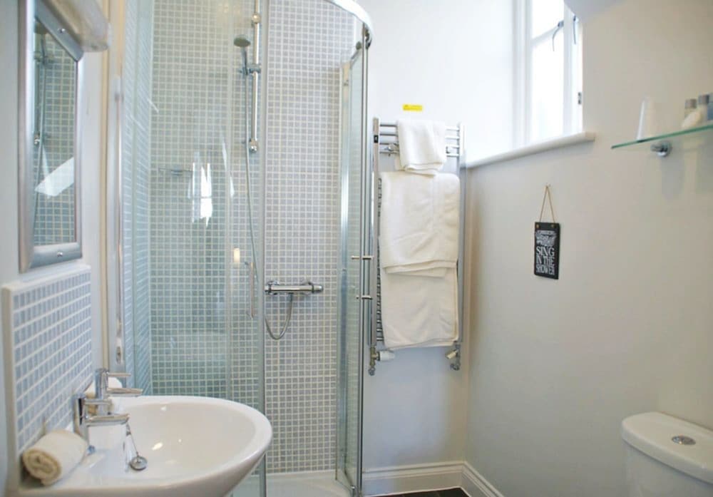 Suite - Photo 3