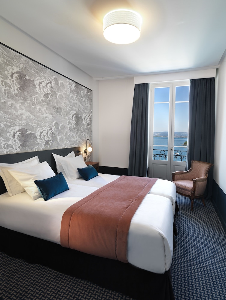 Double or Twin Room, Lake View photo 2