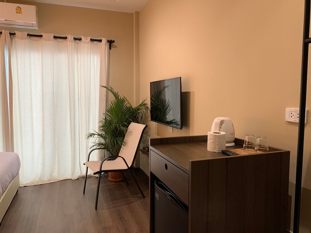 Standard Twin Room, 2 Twin Beds, City View - Photo 4