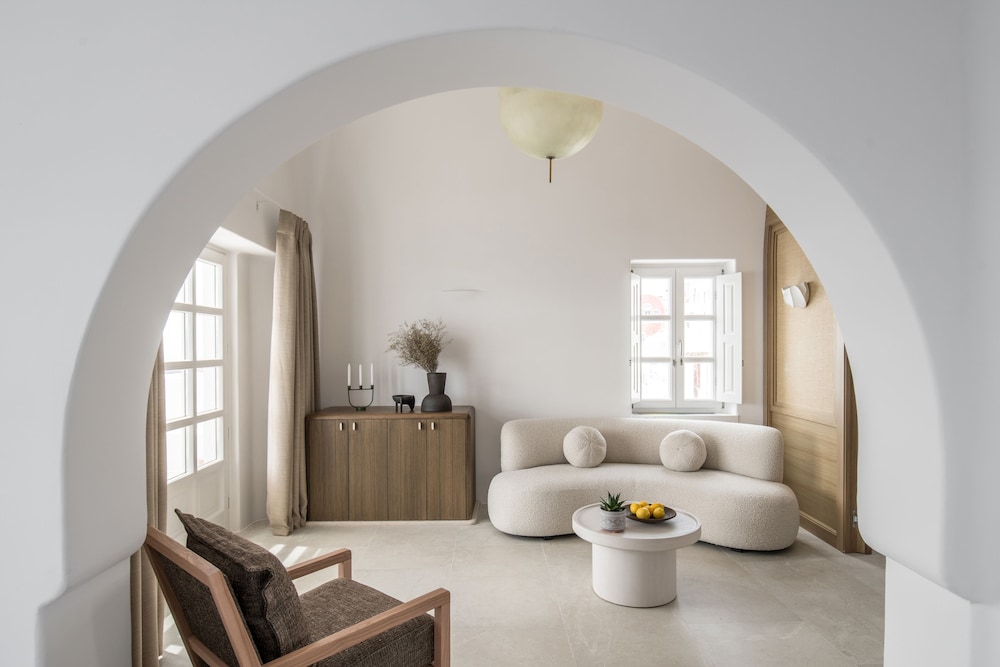 Executive Suite, Private Pool, Sea View (Blue Dome View Top Floor)