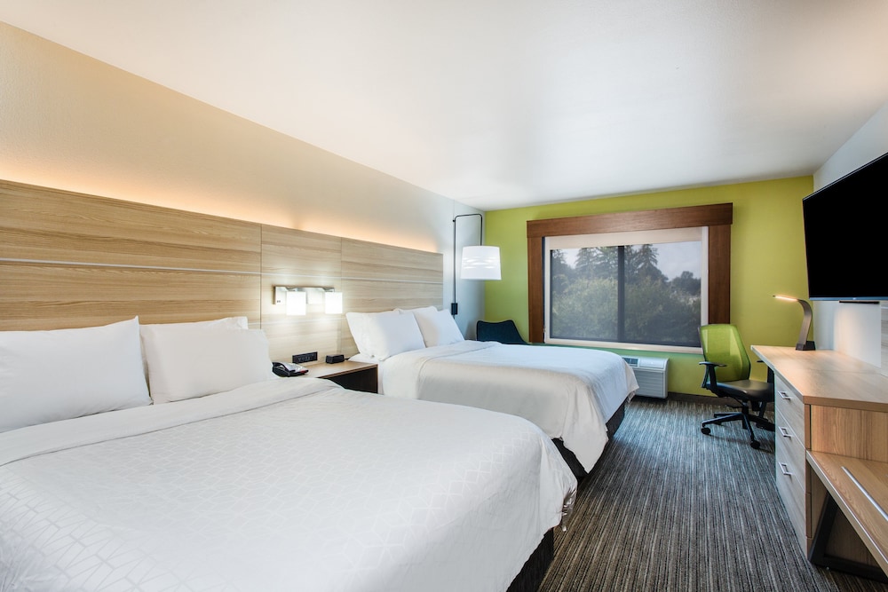 Standard Room, 2 Queen Beds - Photo 1