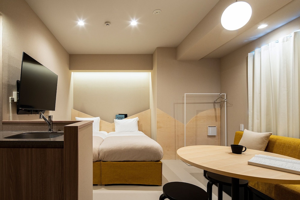 Deluxe Studio Apartment photo 2