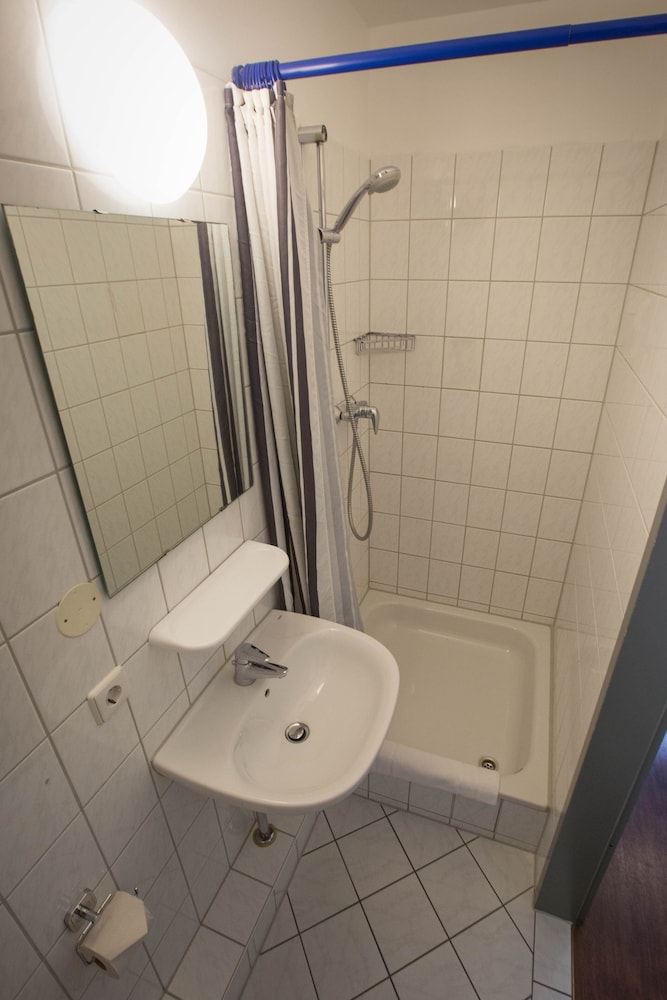 Double Room - Photo 10