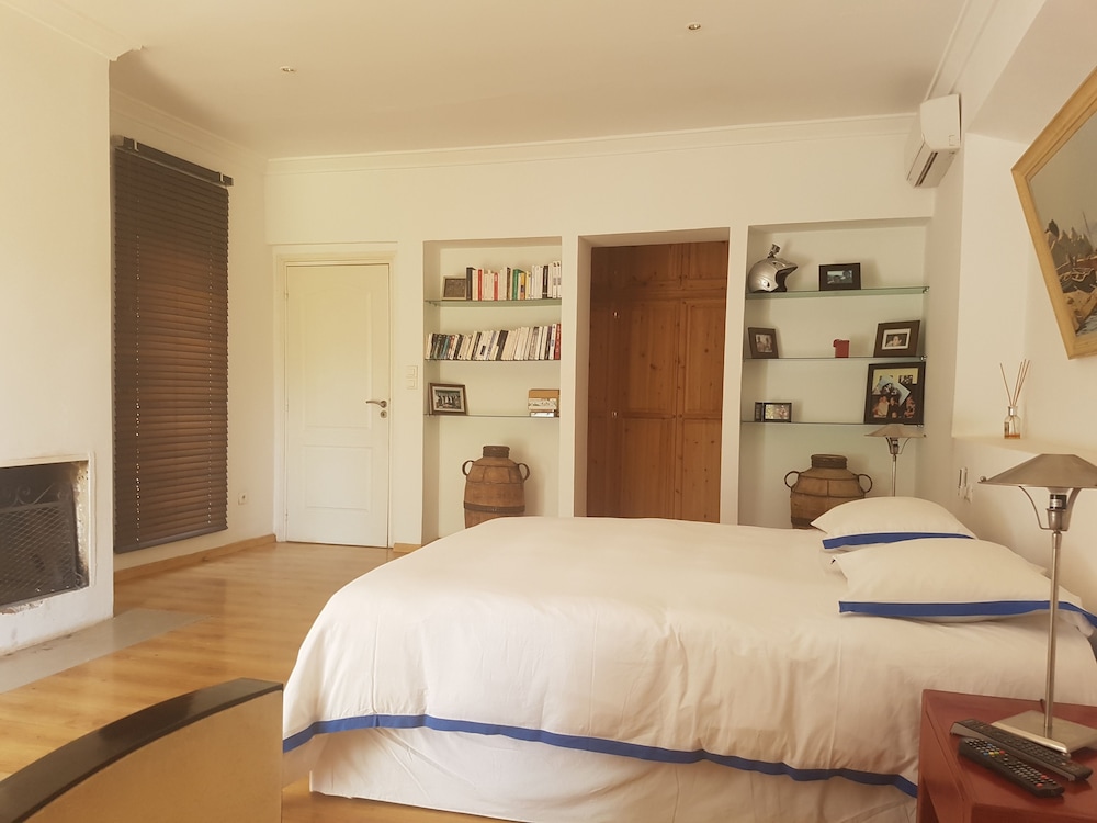 Double Room, 1 Queen Bed, Mountain View photo 1
