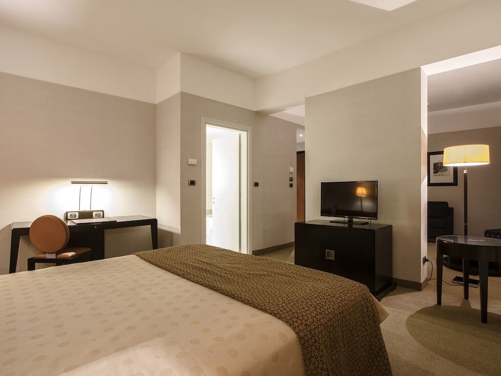 Junior Suite - Photo 1