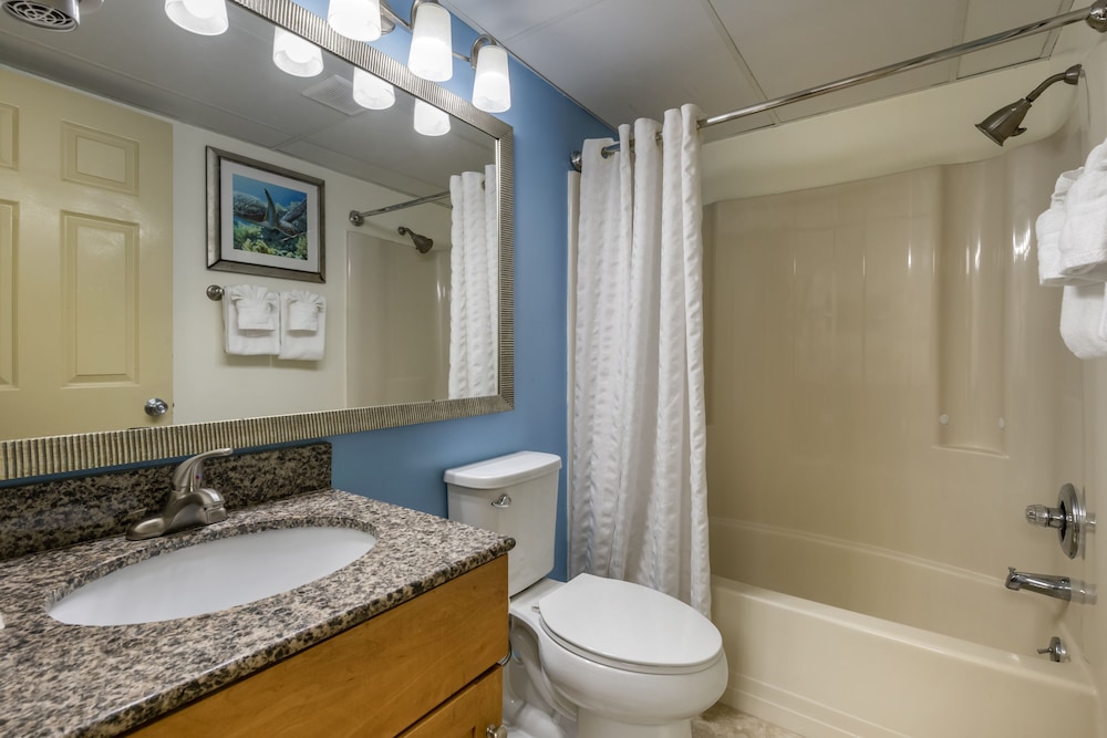 Standard Room, 2 Queen Beds, Partial Ocean View, Ground Floor - Photo 4