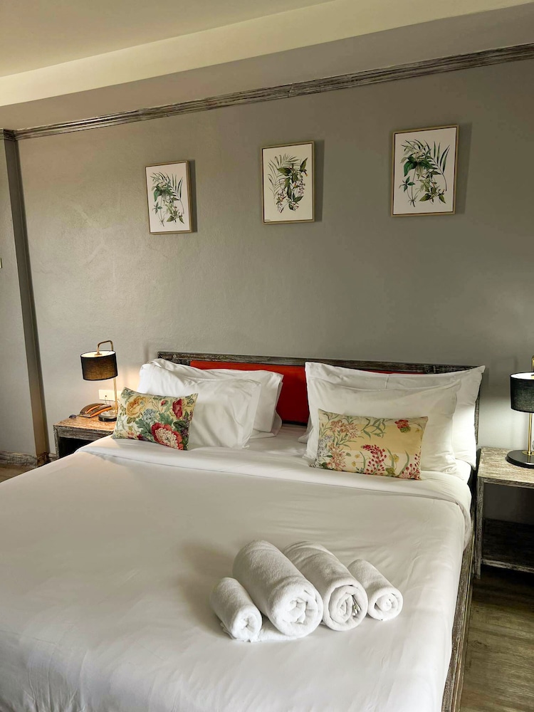 Economy Room - Photo 11