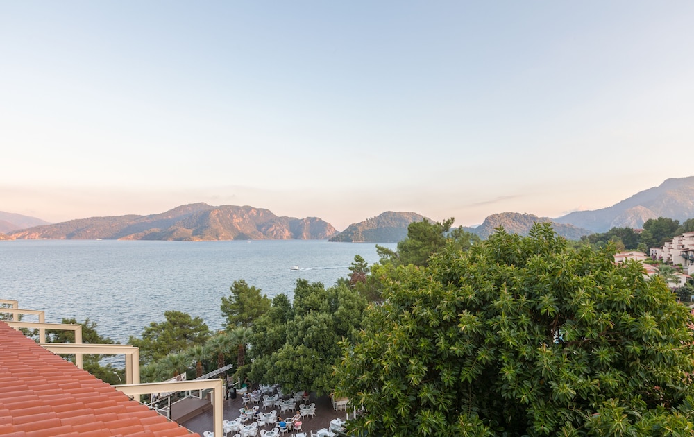 Superior Double Room, Partial Sea View - Photo 3