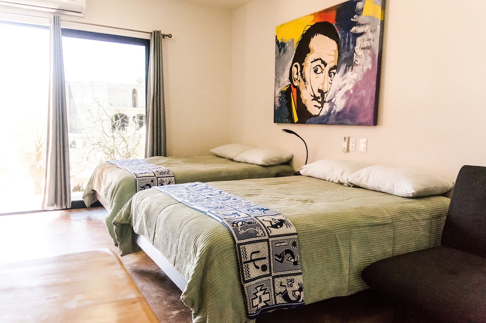 Deluxe Loft, 2 Double Beds, Ocean View, Beachside photo 2