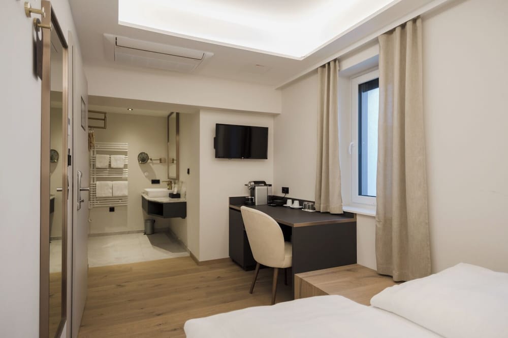 Superior Room - Photo 2