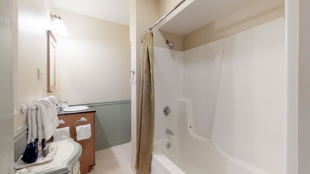 Room, Private Bathroom (Garden - Queen Standard Room) photo 3
